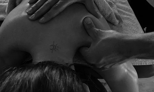 Professional Masseuse in Cheektowaga, NY offering body care support
