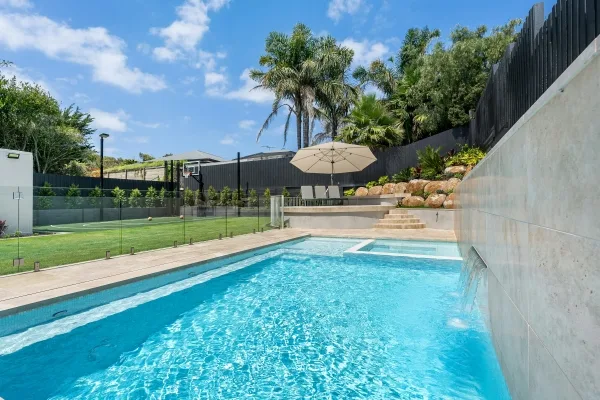 Glass Pool Fencing: When Is It a Good Solution?