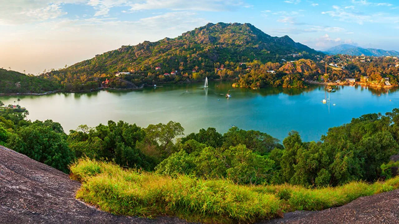 Essential Mount Abu Sightseeing Tour: Itinerary and Tips