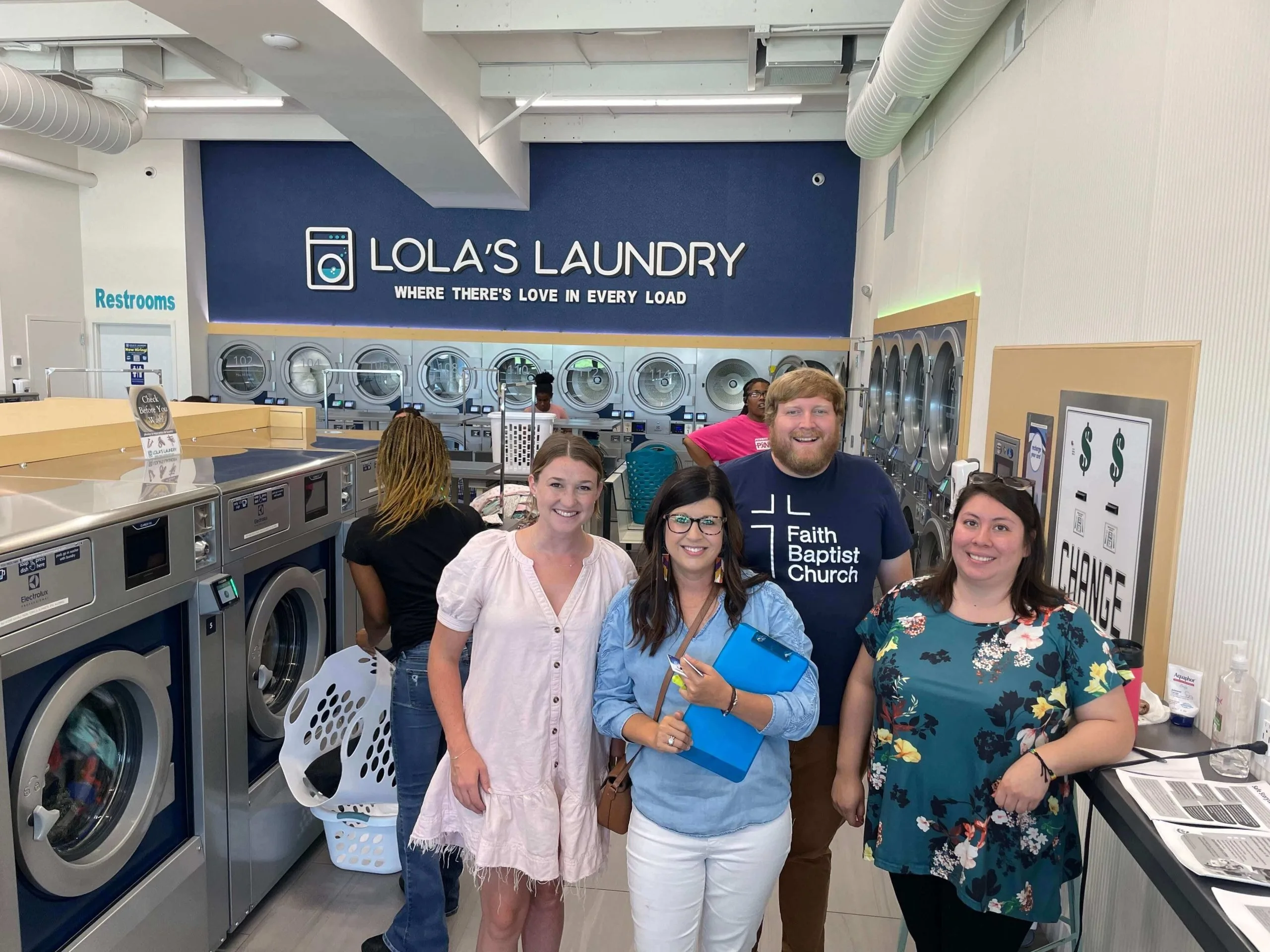 Why Should You Choose Laundromat Wash and Fold for Everyday Convenience?