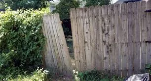 Expert Fence Removal And Replacement Services For Homes And Businesses in Madras