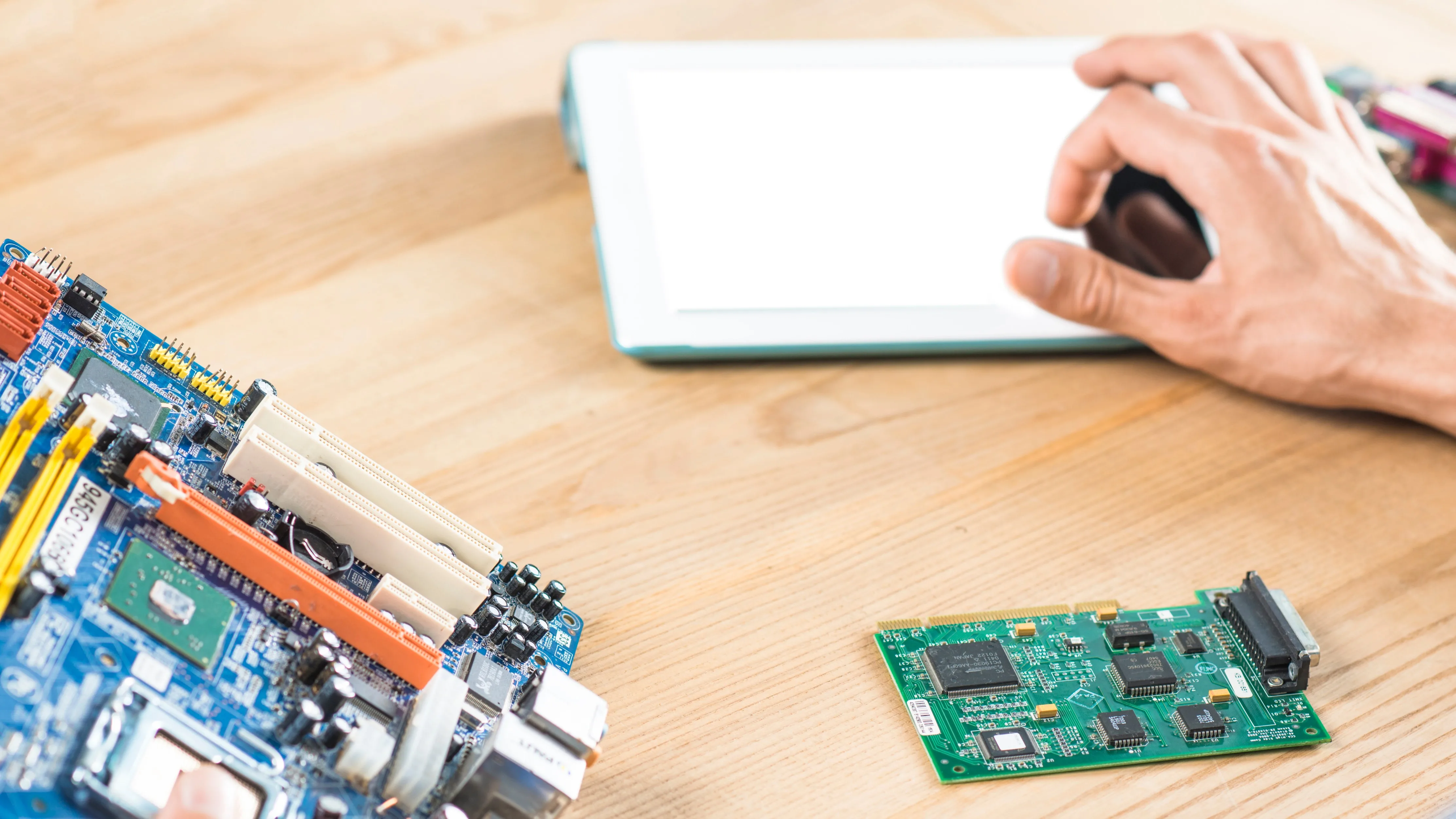 How Integrated Hardware, PCB Layout & IC Packaging Improve System Reliability