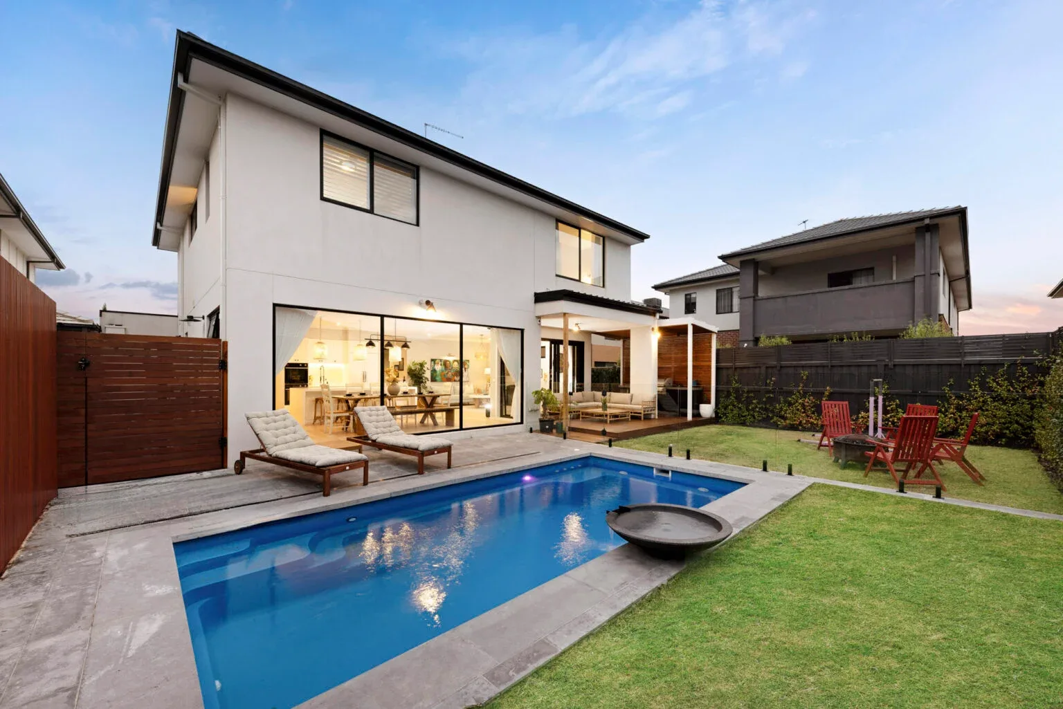 Why Is Real Estate Videographer Melbourne the Secret to Selling Properties Faster?