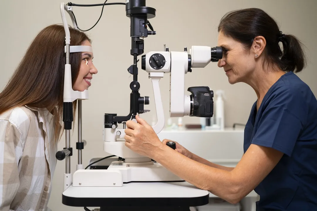 OCT Eye Test Miami: Is the Scan Painful? Here's What to Expect