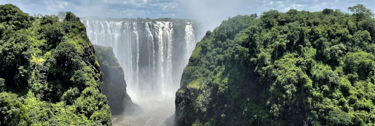 African Travel Guide to Southern Africa’s Most Remarkable Safari Experiences and Seasonal Adventures