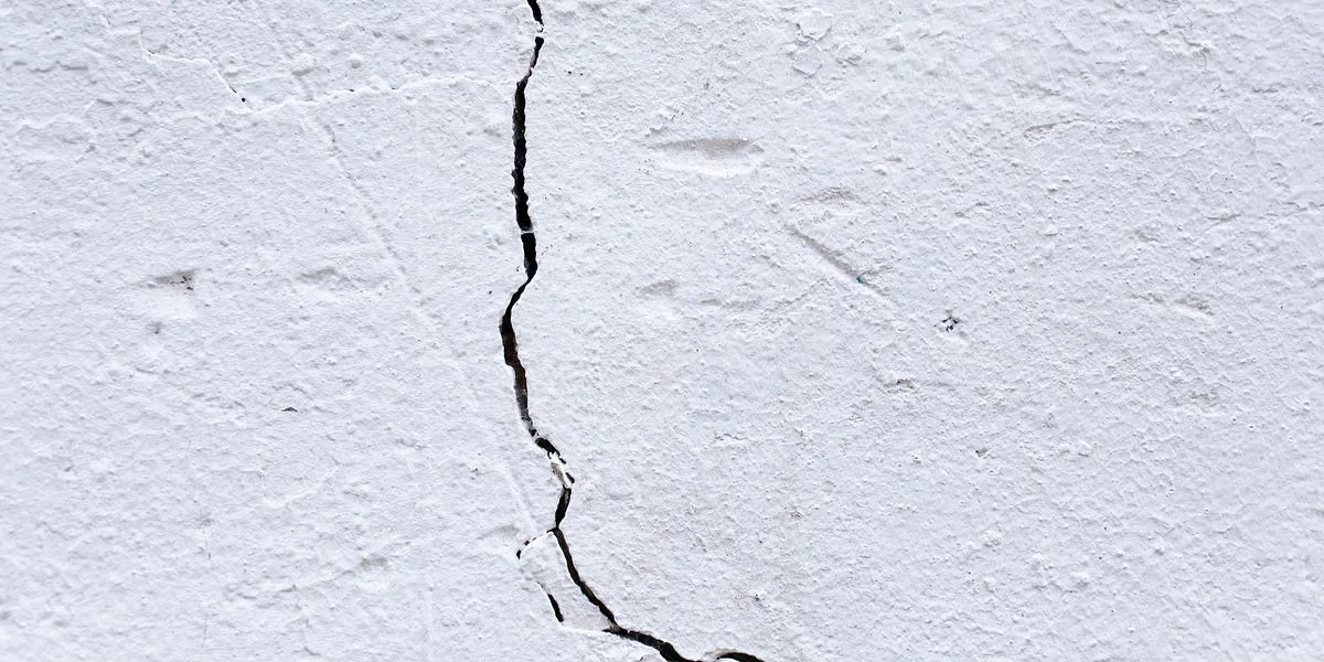 Expert Wall Crack Repair Services in South Florida | CB Tesxtures