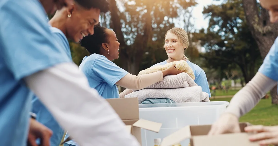 The Gift of Giving Volunteering This Holiday Season