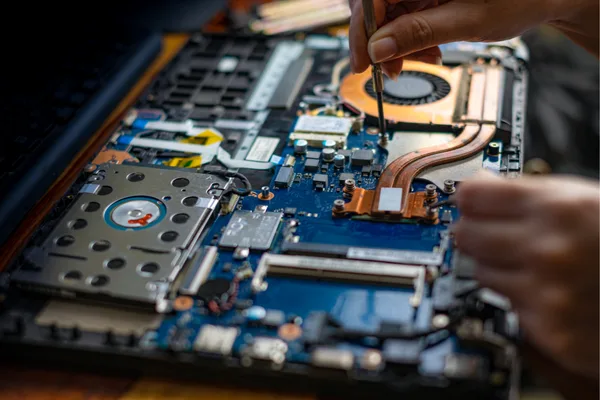 How to fix a Notting Hill laptop that won't turn on now?