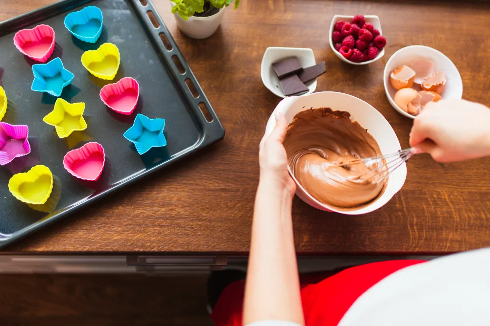How Professionals Create Perfect Chocolate Shells Every Time