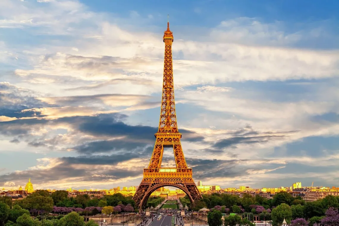 Eiffel Tower in Spring vs. Fall: Which Season Offers the Best Experience?
