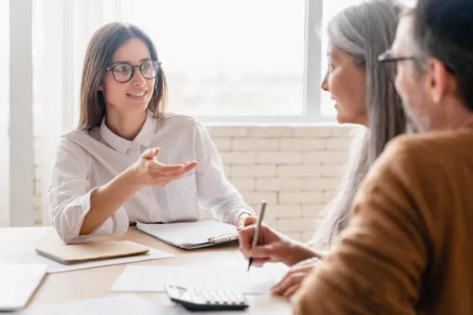 10 Ways an Energy Brokerage Company Helps Businesses Control Rising Energy Costs