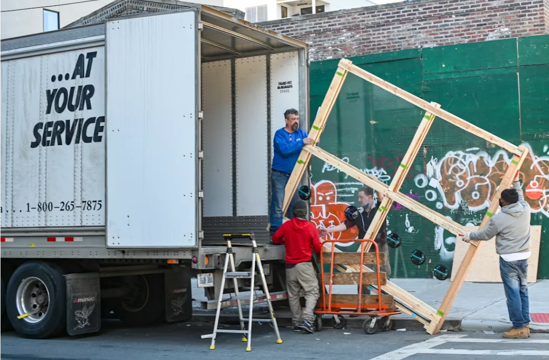 Why Choosing the Right Moving Company Surrey BC Matters