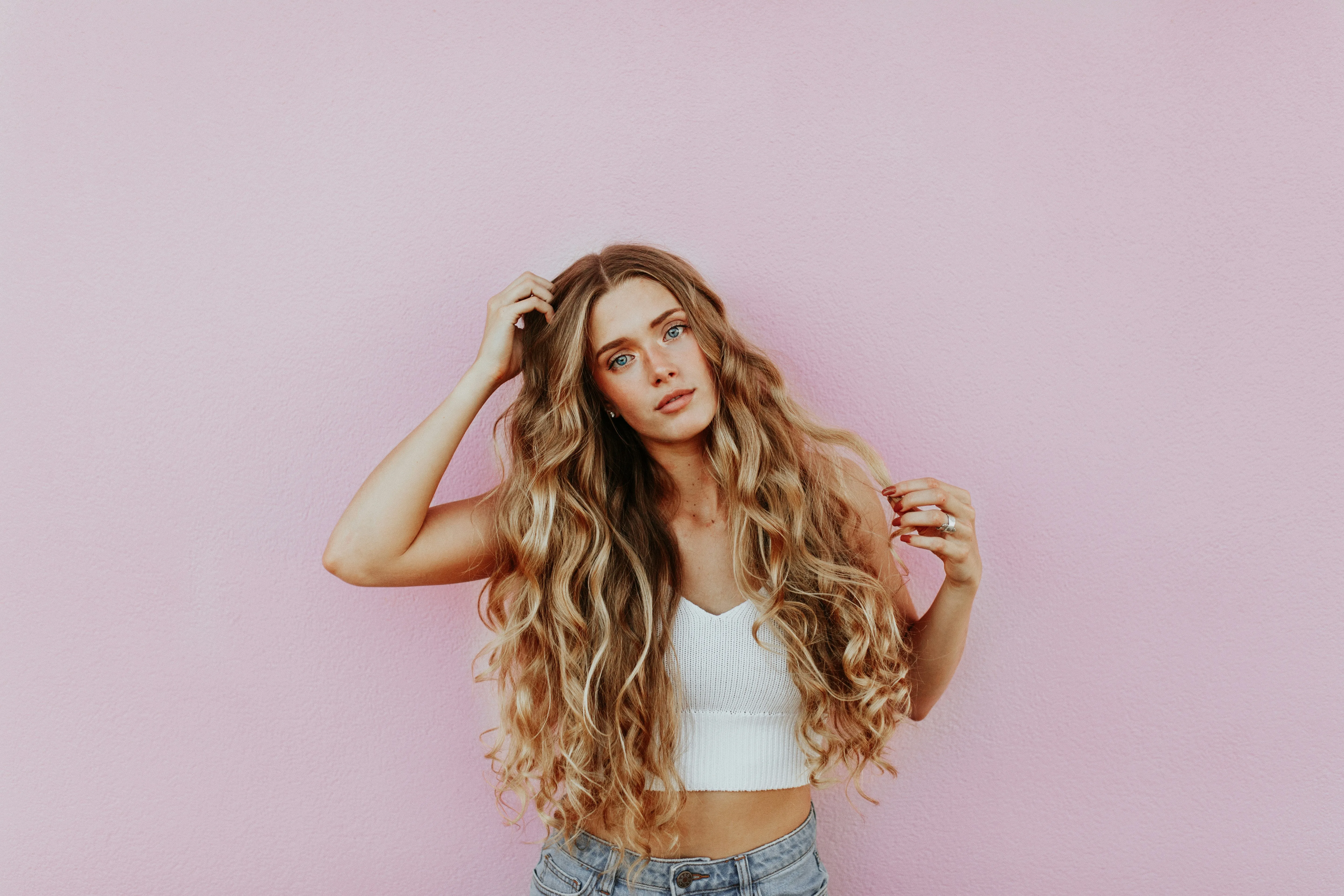 How Hair Treatment Salon Dallas Services Improve Hair Health