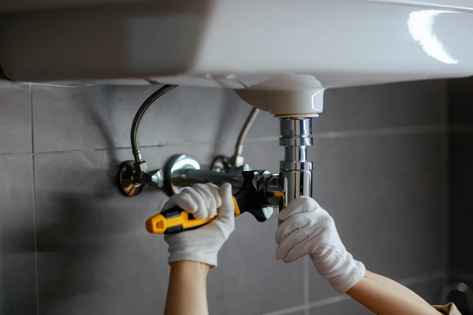 Trenchless-Ready Drain Clearing Services: High-Pressure Line Restorations