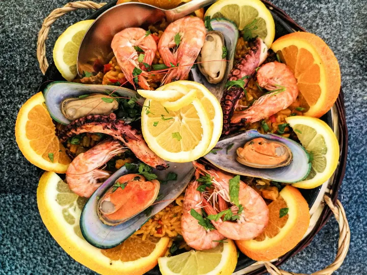 Why Are Lebanese Seafood Specialties Becoming a Favourite Among Food Lovers?