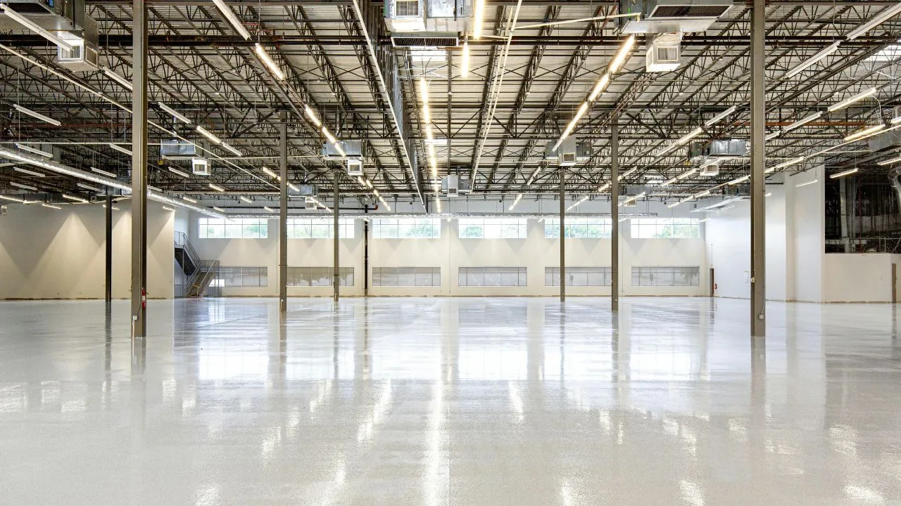Warehouse Floor Coating Checklist: Compliance, ROI, Durability, Safety Standards