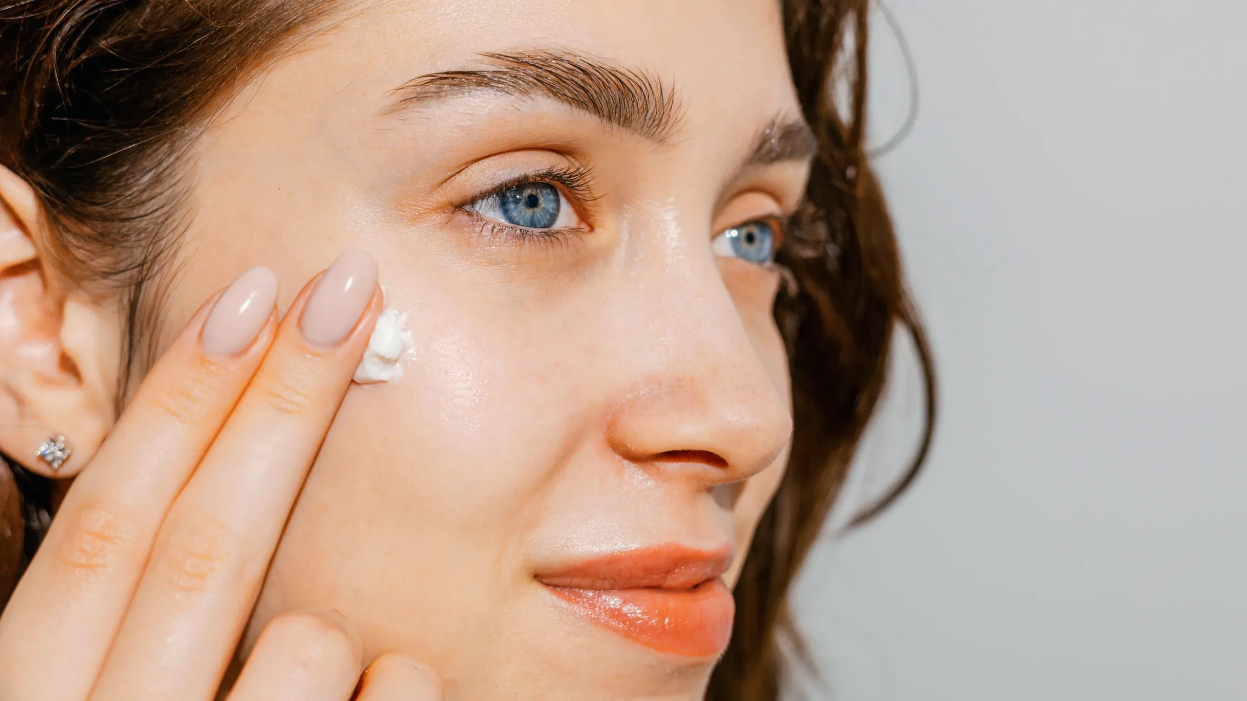 Guide to Building a Basic Skincare Routine for Dry Skin