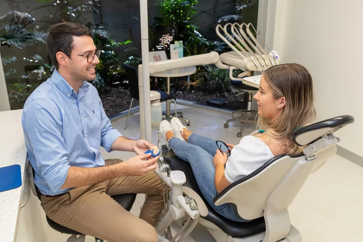 Smile Makeover for Crooked Teeth: Your Guide to a Healthier, Straighter Smile