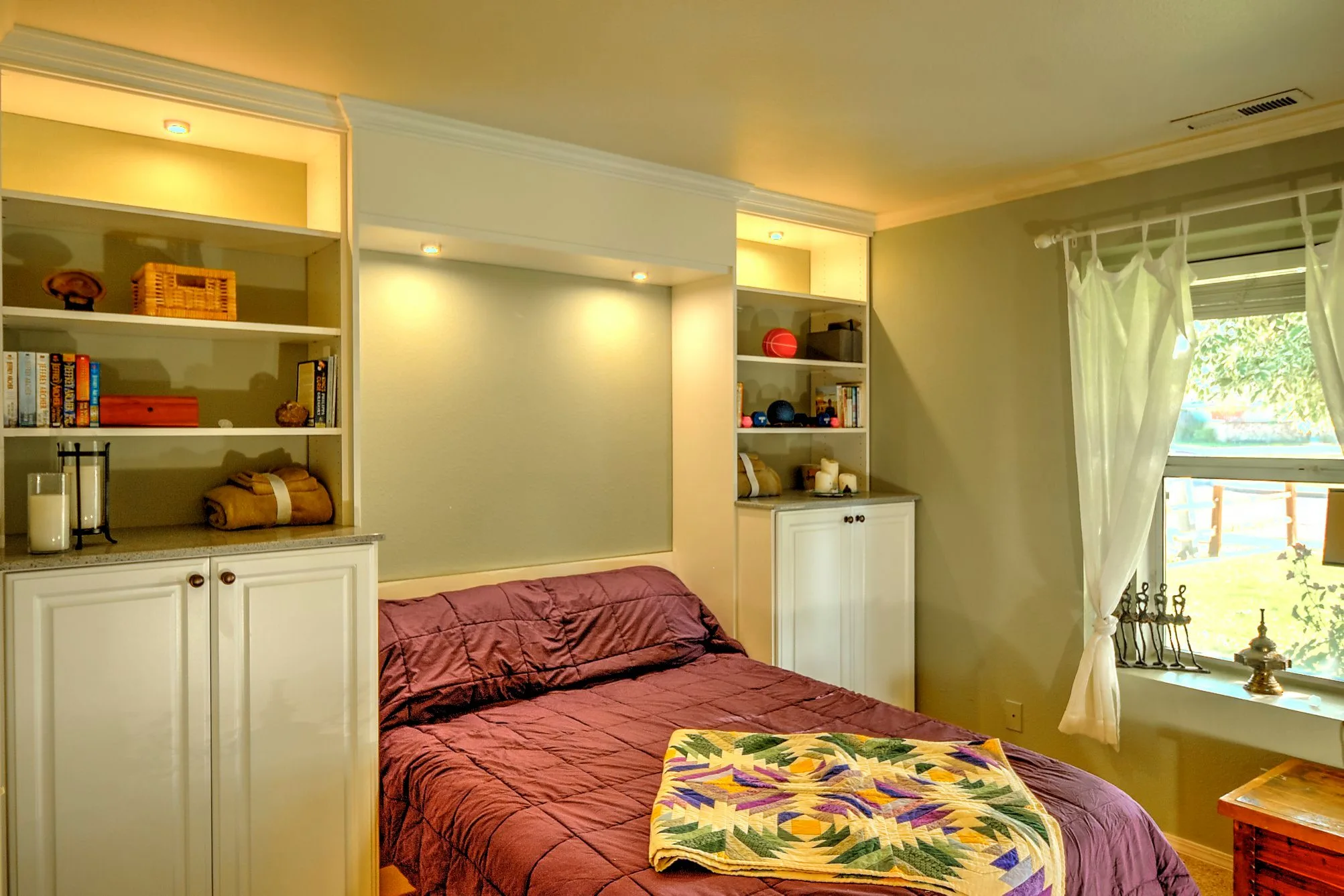 What Is the Difference Between Spring Assisted and Piston Murphy Bed Lift Systems?