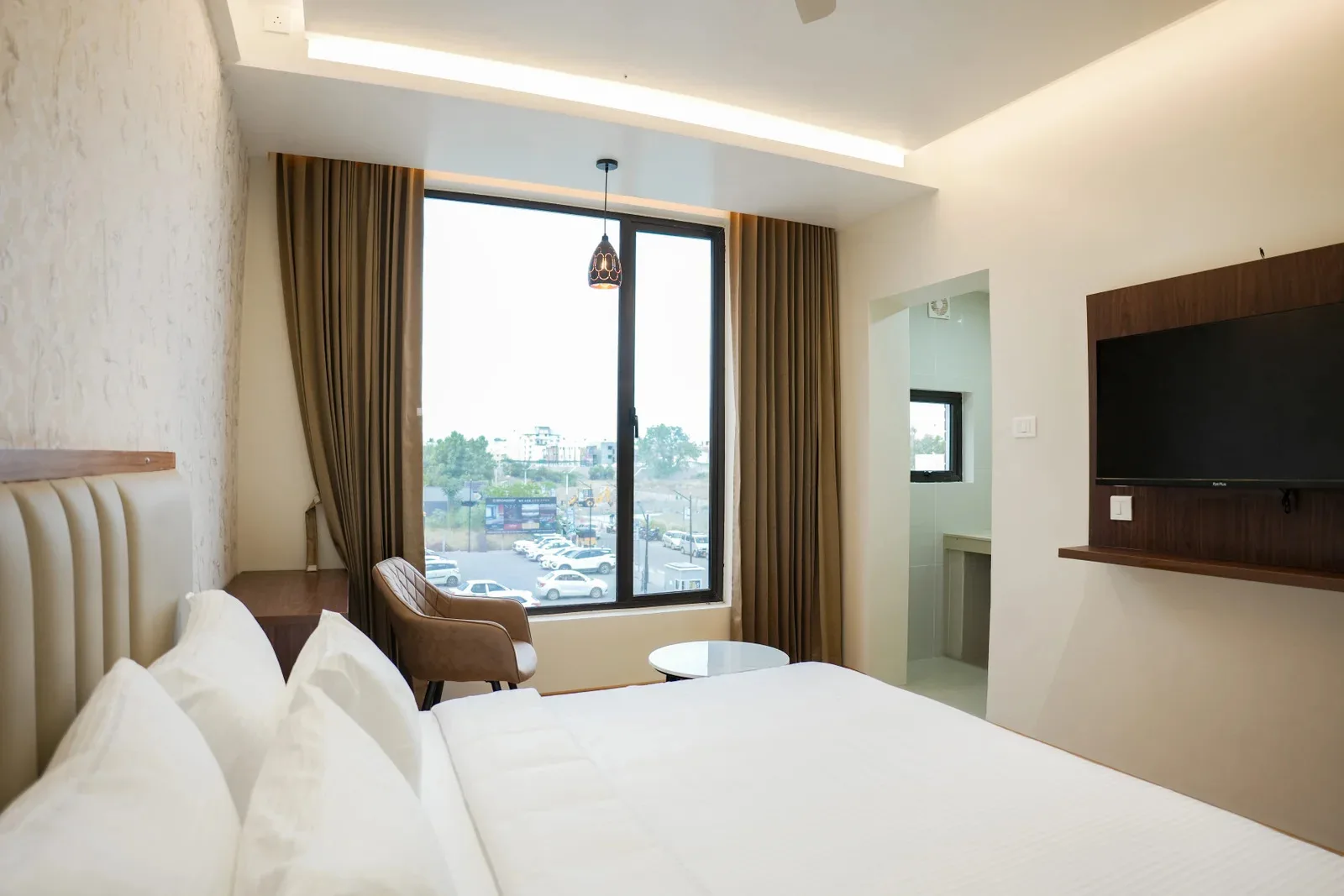 Business Hotel in Coimbatore: The Perfect Stay Near KMCH, Airport & Broadway Mall