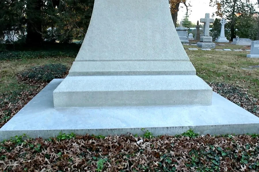 How does Goddard Headstone Engraving Create Lasting Memorial Designs?