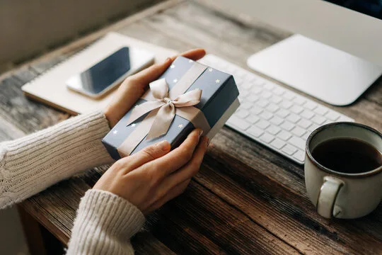 The Ultimate Guide to Corporate Branding in Singapore: Apparel, Gifts, and Giveaways