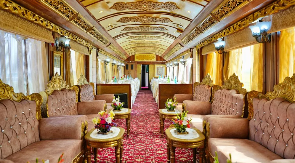 Which Is Truly the Most Luxurious Train in the World? A Complete Comparison of Palace on Wheels vs Maharajas’ Express