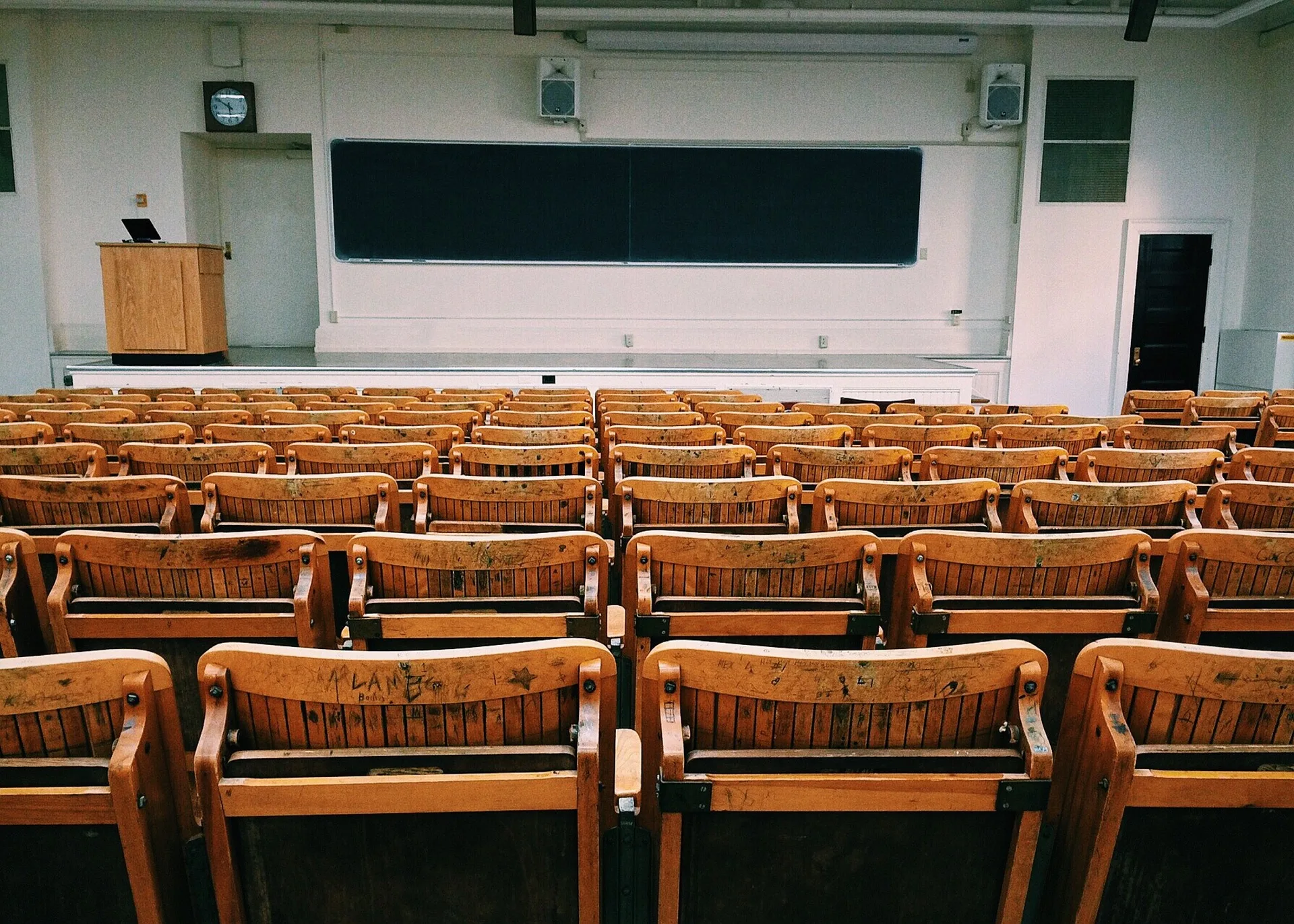 How Digital Tools Are Changing Modern Classrooms