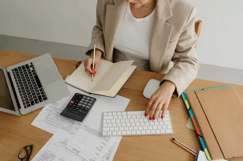 What Are Online Bookkeeping Services? A 2026 Guide for Growing Businesses