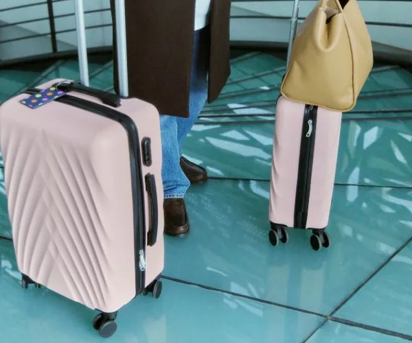 5 Reasons Frequent Flyers Are Ditching Checked Bags in 2026