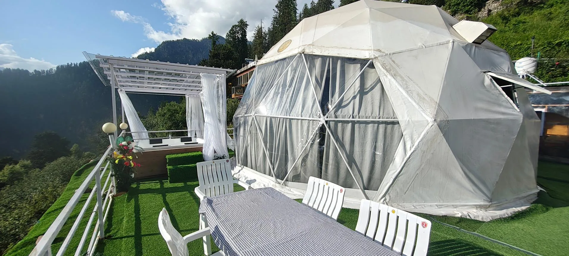 Why Travelers Are Choosing Experiences Over Hotels in the Himalayas