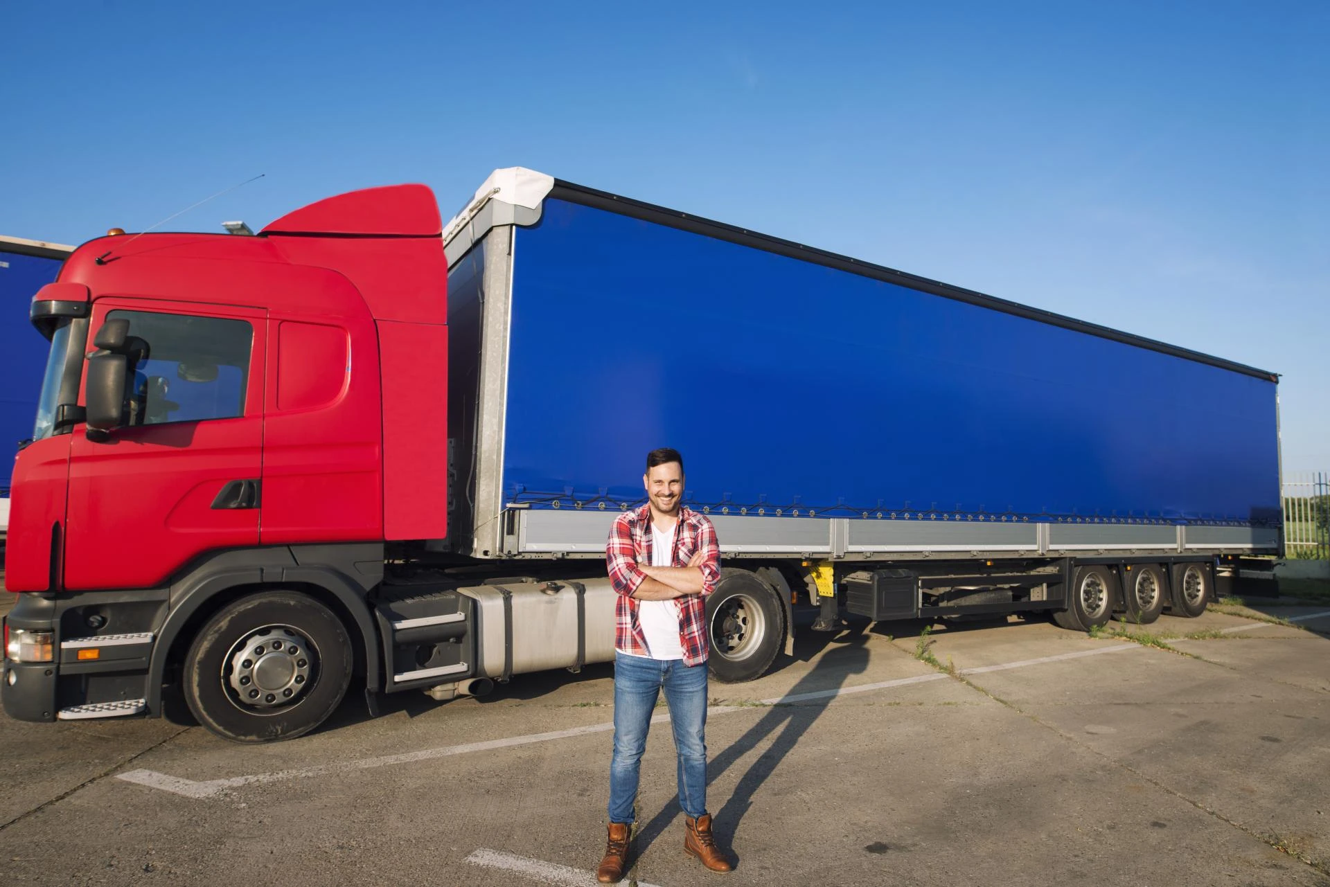 Flatbed Transportation Services: Moving Large and Irregular Loads with Ease