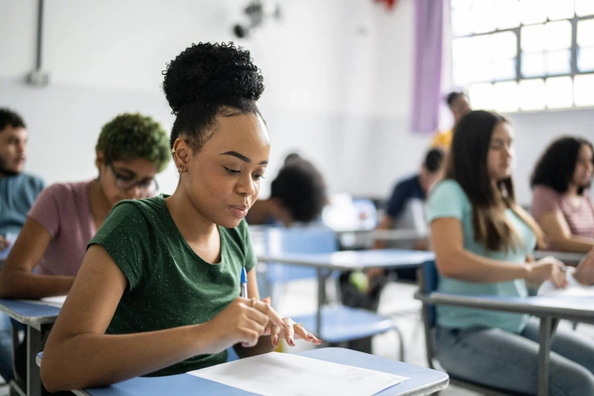 Smarter Summarizing: How a Free Online Summary Generator Can Save Time and Improve Understanding
