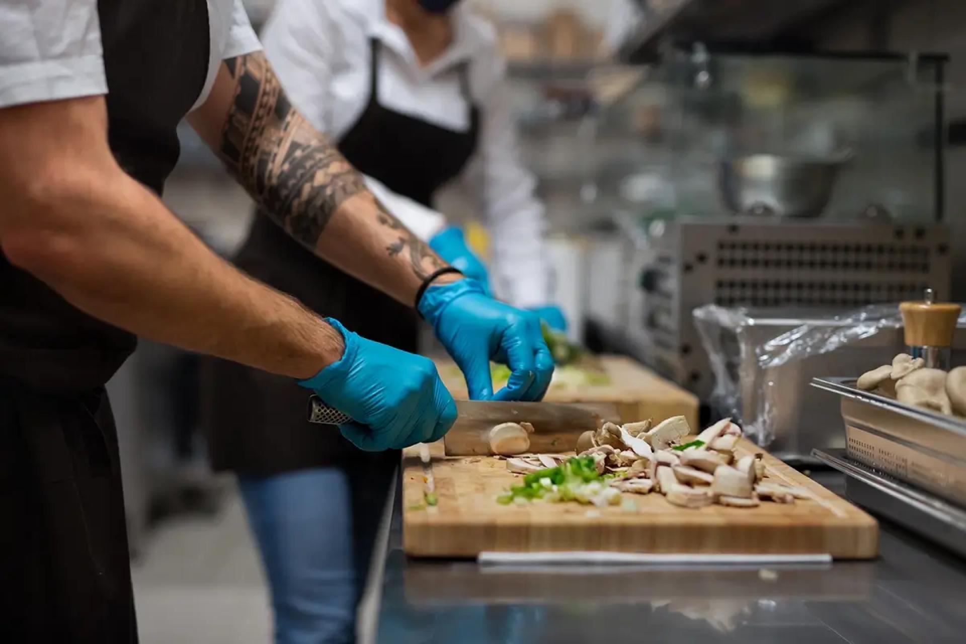 Why a Food Handler’s Certificate is Essential for Your Food Business in 2025