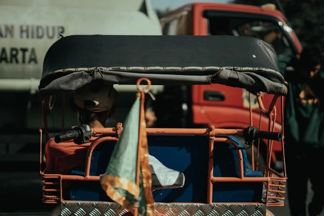 8 Signs You Need a Tool Box for Your Truck 