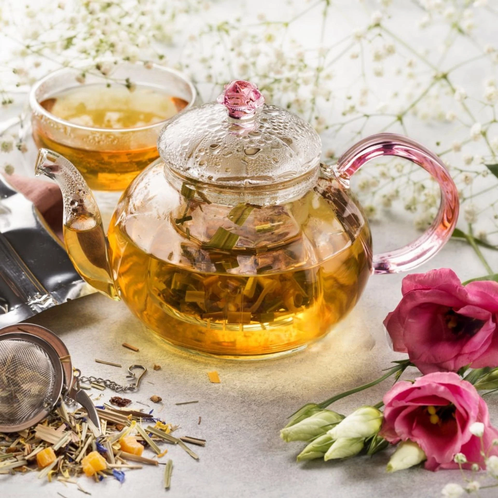 Best 10 Natural Teas for Iron and Hemoglobin Boost - HolyIndia
