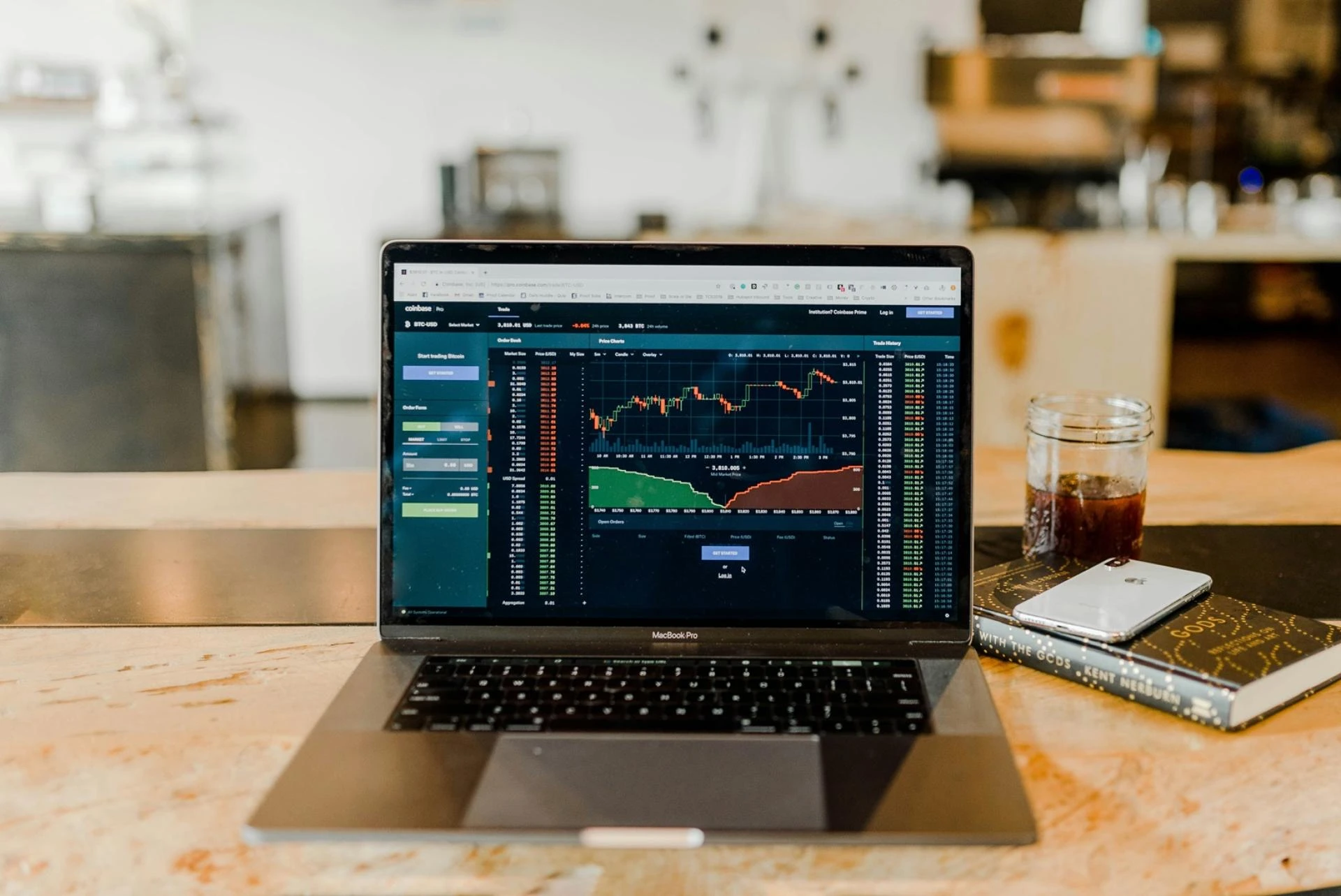 Understanding the Stock Market: The Power of Knowledge Through a Stock Market Trading Academy