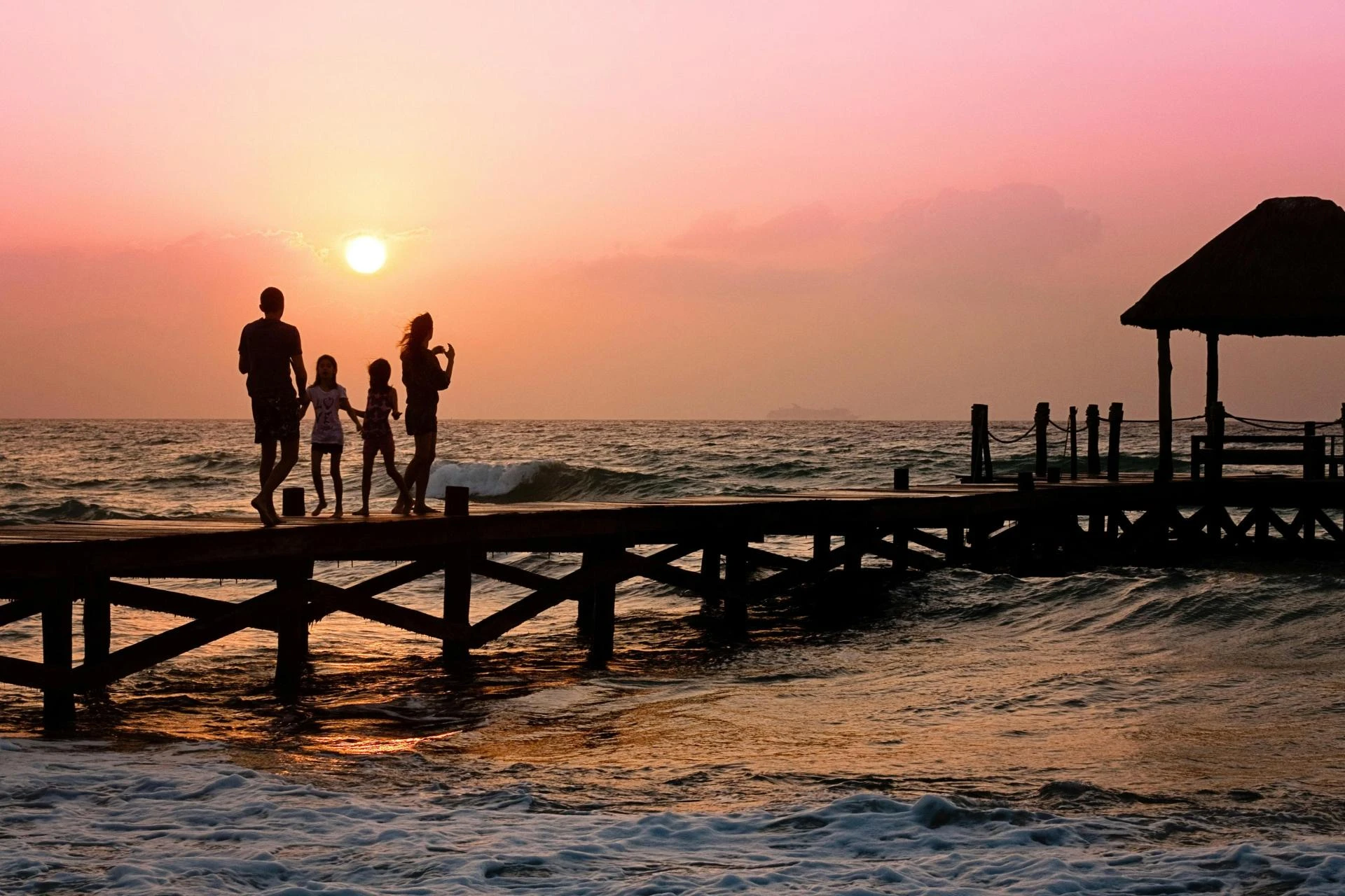 9 Things to Do on a Weekend Family Getaway by the Water