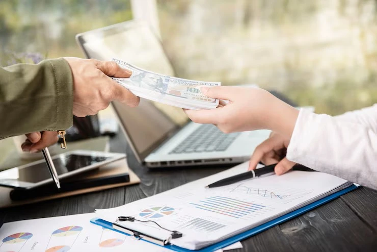 What You Need to Know about an Instant Cash Loan