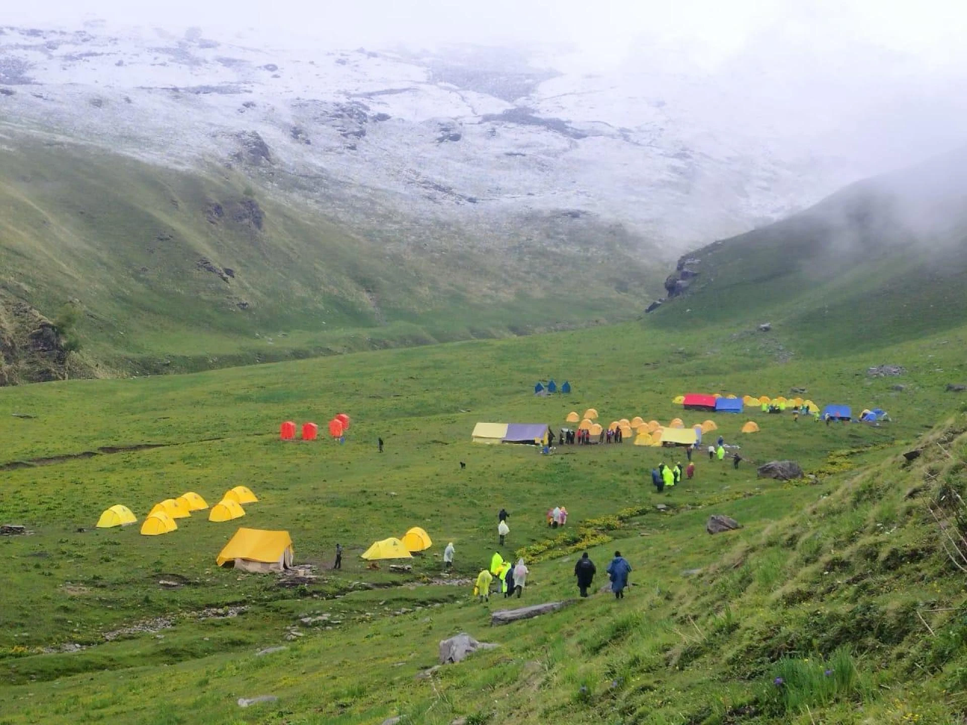 Buran Ghati Trek – A Complete Himalayan Adventure Through Nature’s Finest Landscapes