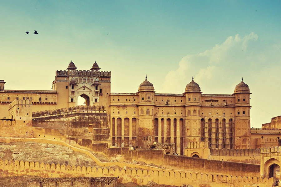 Golden Triangle Tour: Exploring India’s Rich Heritage and Tourist Buzz