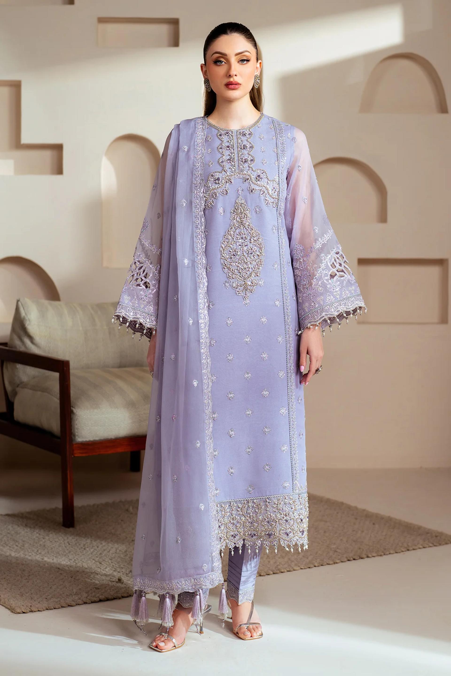 Exploring the Style of Pakistani Fashion Clothing