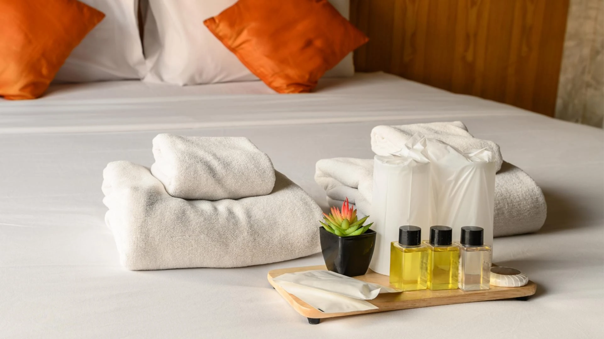 How to Enhance Your Offerings with Wholesale Hotel Amenities 