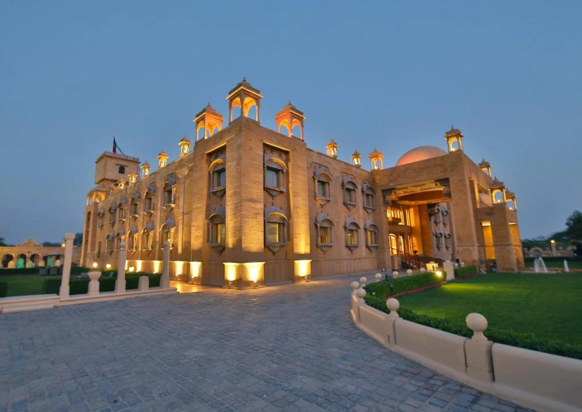 Best Hotel in Jaisalmer for Solo Travelers & Backpackers