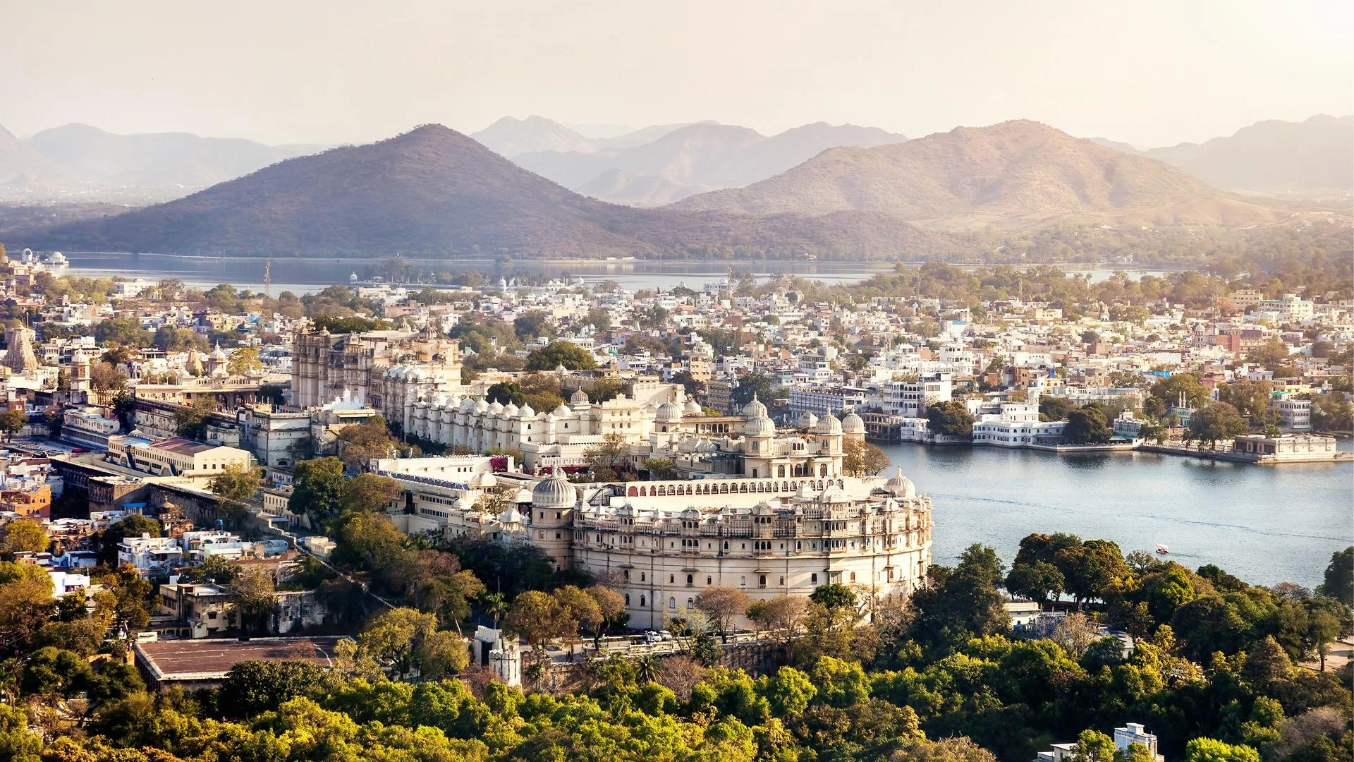 Capture the Essence of Udaipur on a Quick Sightseeing Tour
