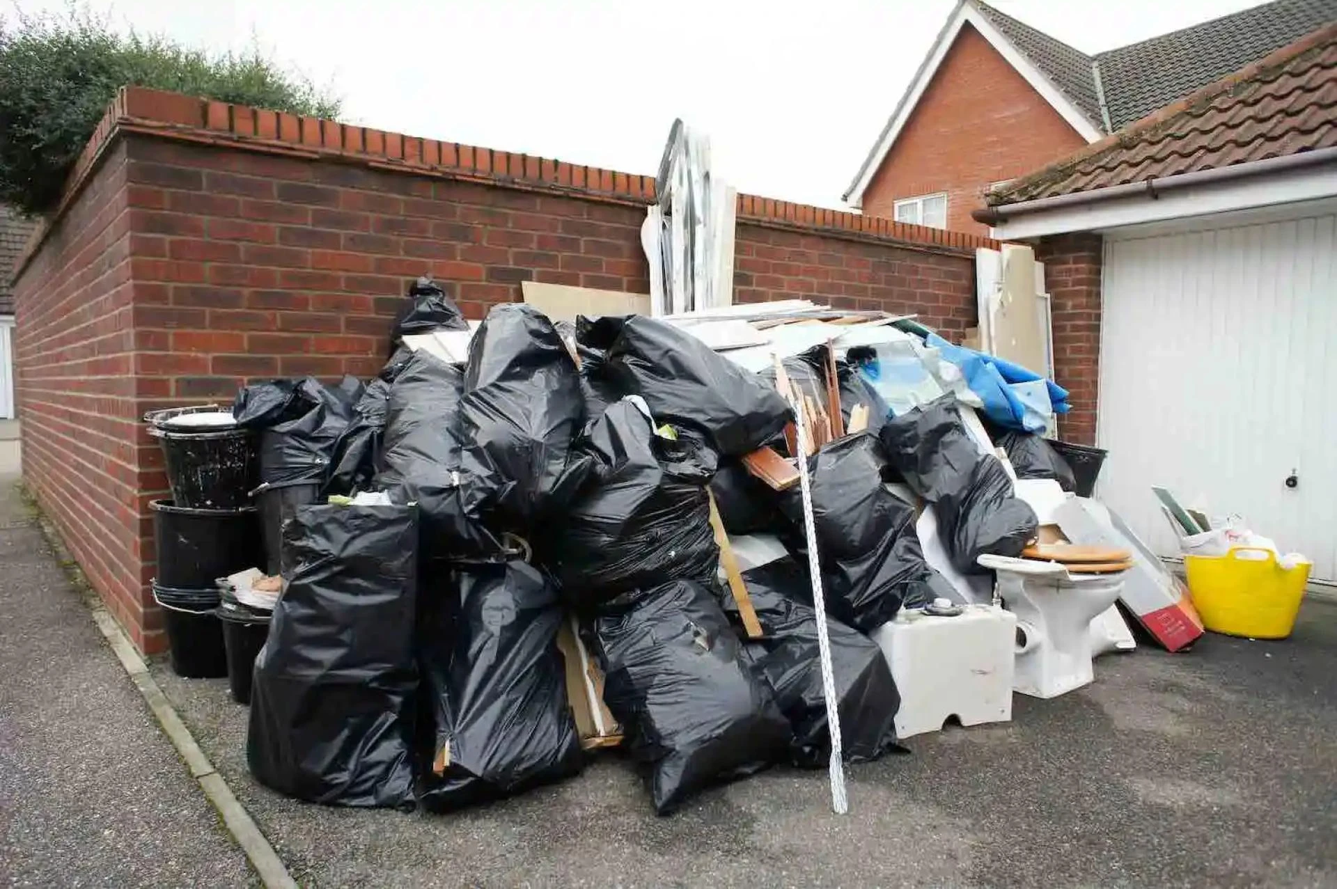 Real Estate Cleanups: Junk Removal for Realtors and Landlords