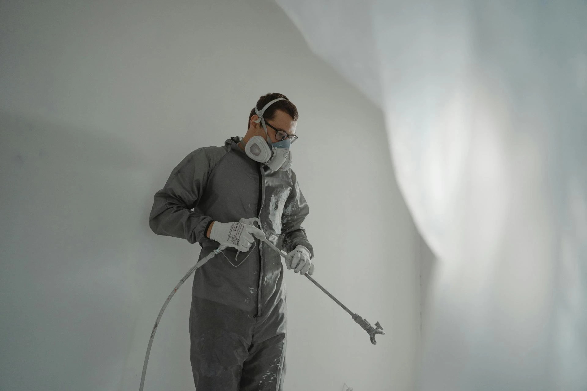 What Are the Top Factors When Selecting On-Site Spraying for Industrial Buildings?
