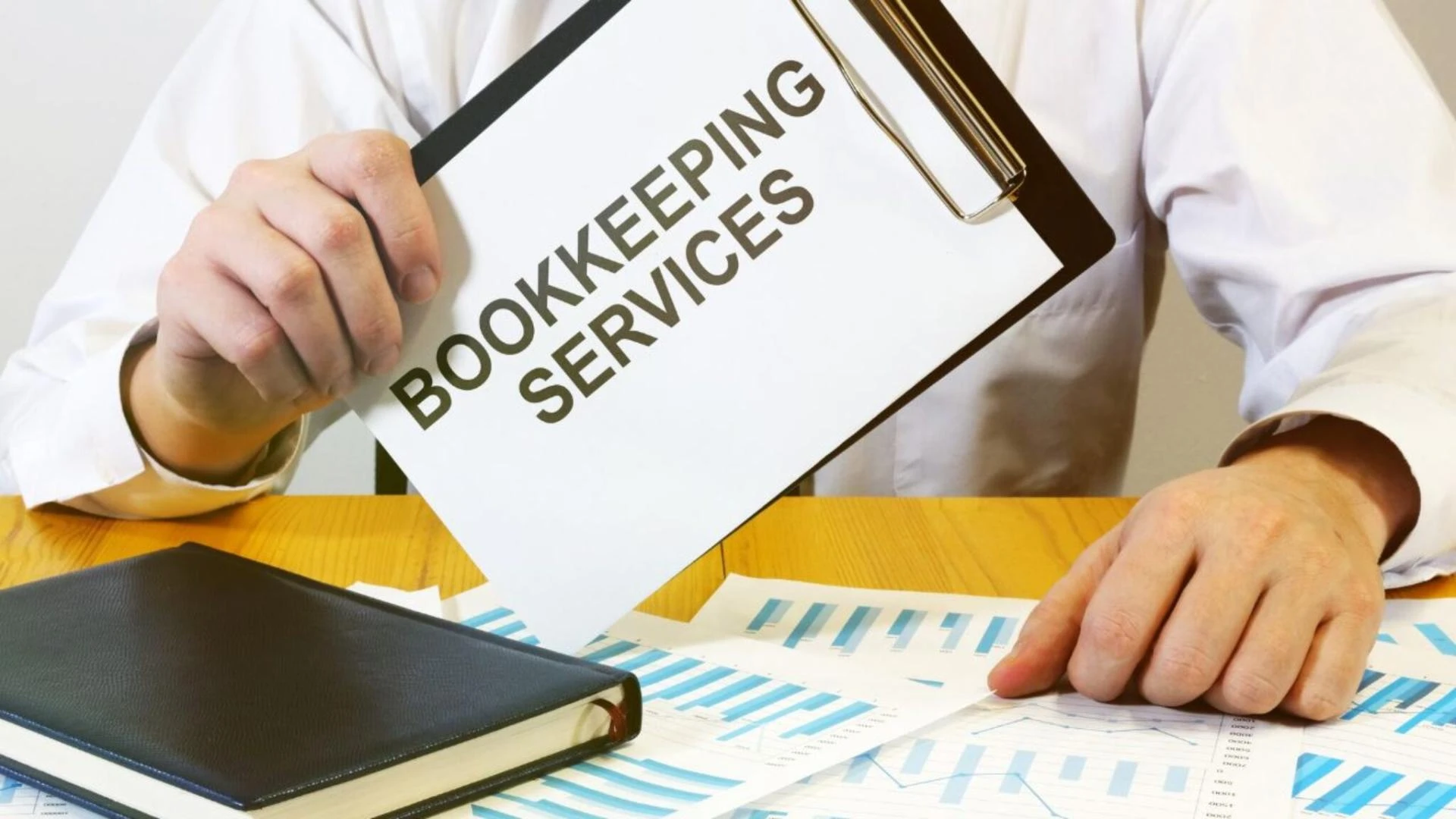 Why Professional Bookkeeping Services Are Crucial for Growing Businesses