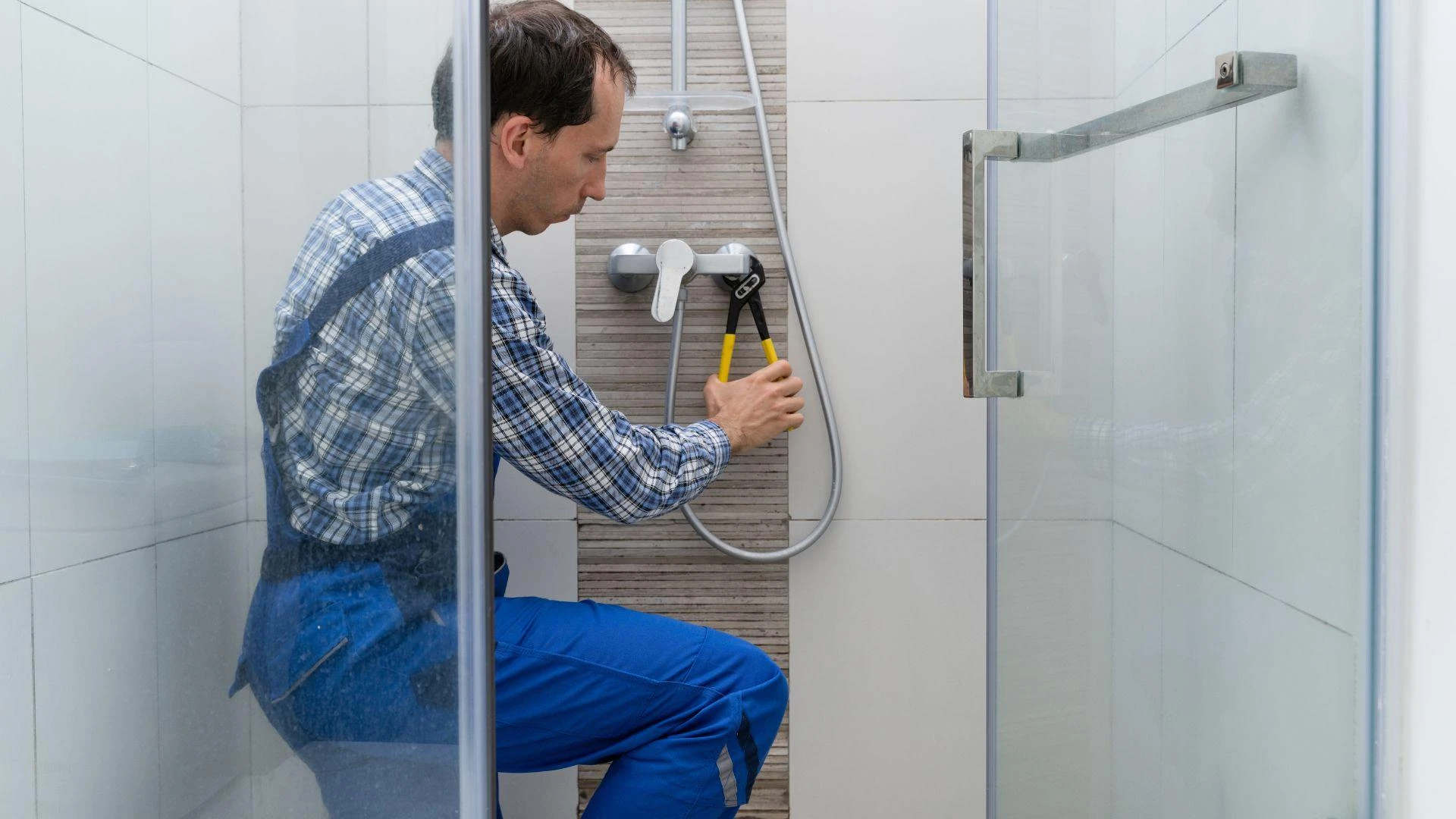 Top Shower Repair Tools Every Homeowner Should Have