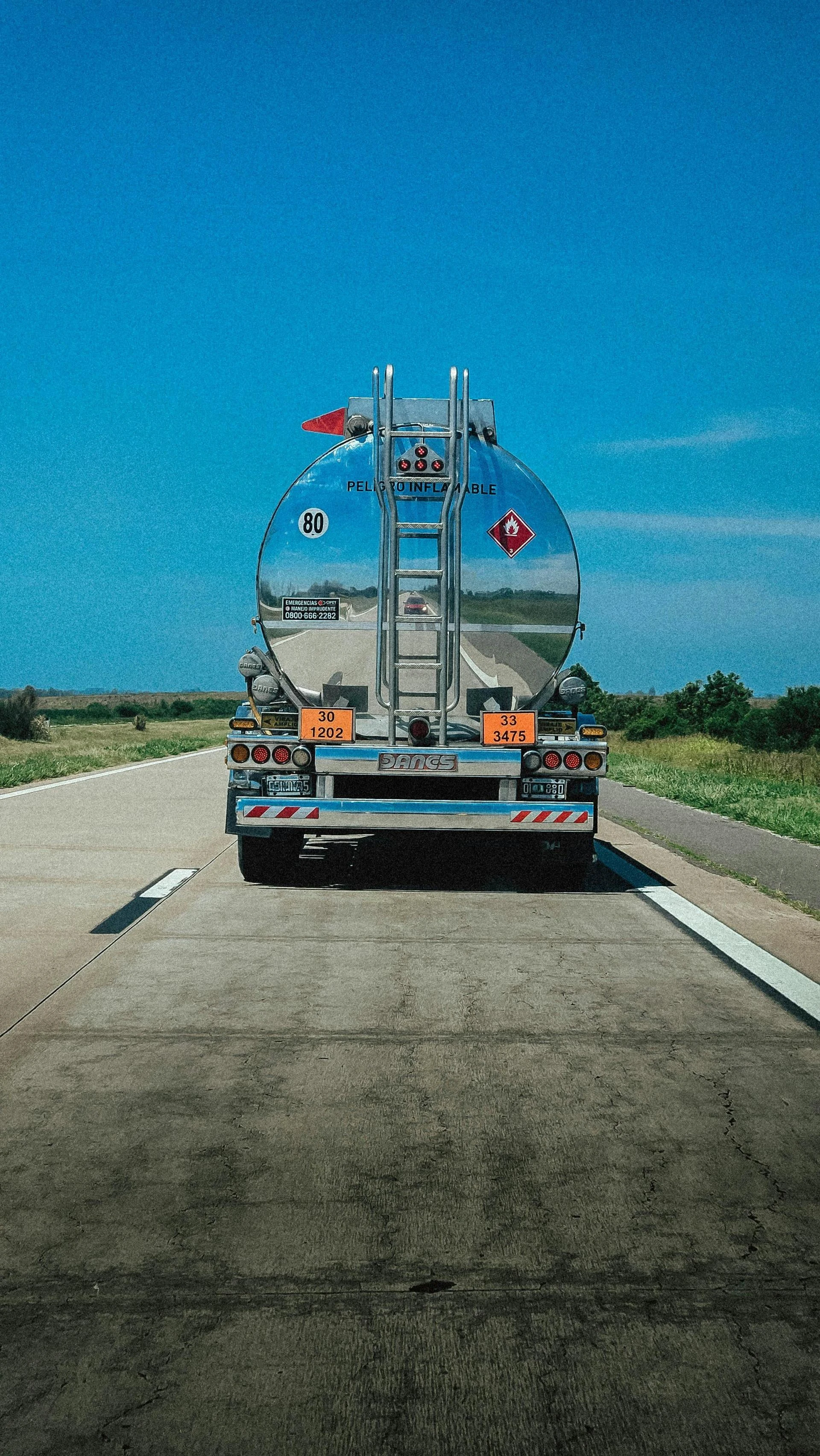 5 Ways Emergency Fuel Services Protect Your Business from Operational Collapse
